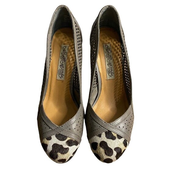 Naughty Monkey Women's Gray What's Her Name Platform Pumps - Picture 3 of 7